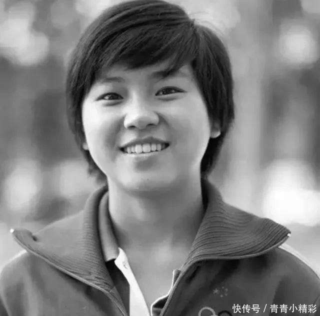 星火战魂在英雄联盟赛事中从落后到翻盘，教练激动落泪