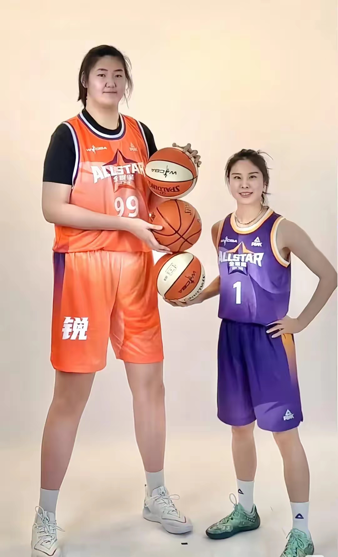FIBA发布中国女篮写真张子宇韩旭搞怪的简单介绍