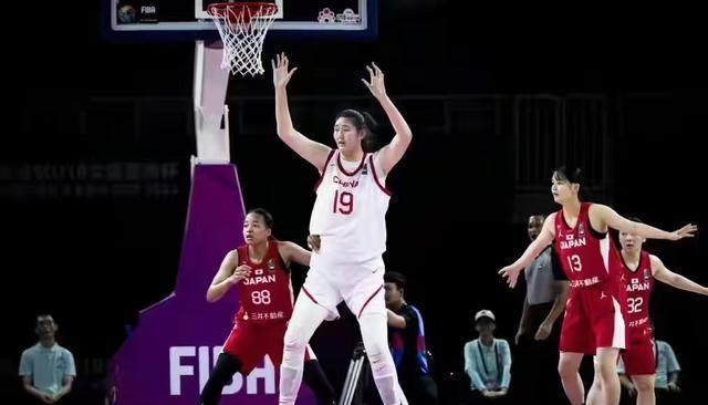 张子宇国家队首秀砍18分中国女篮大胜波黑